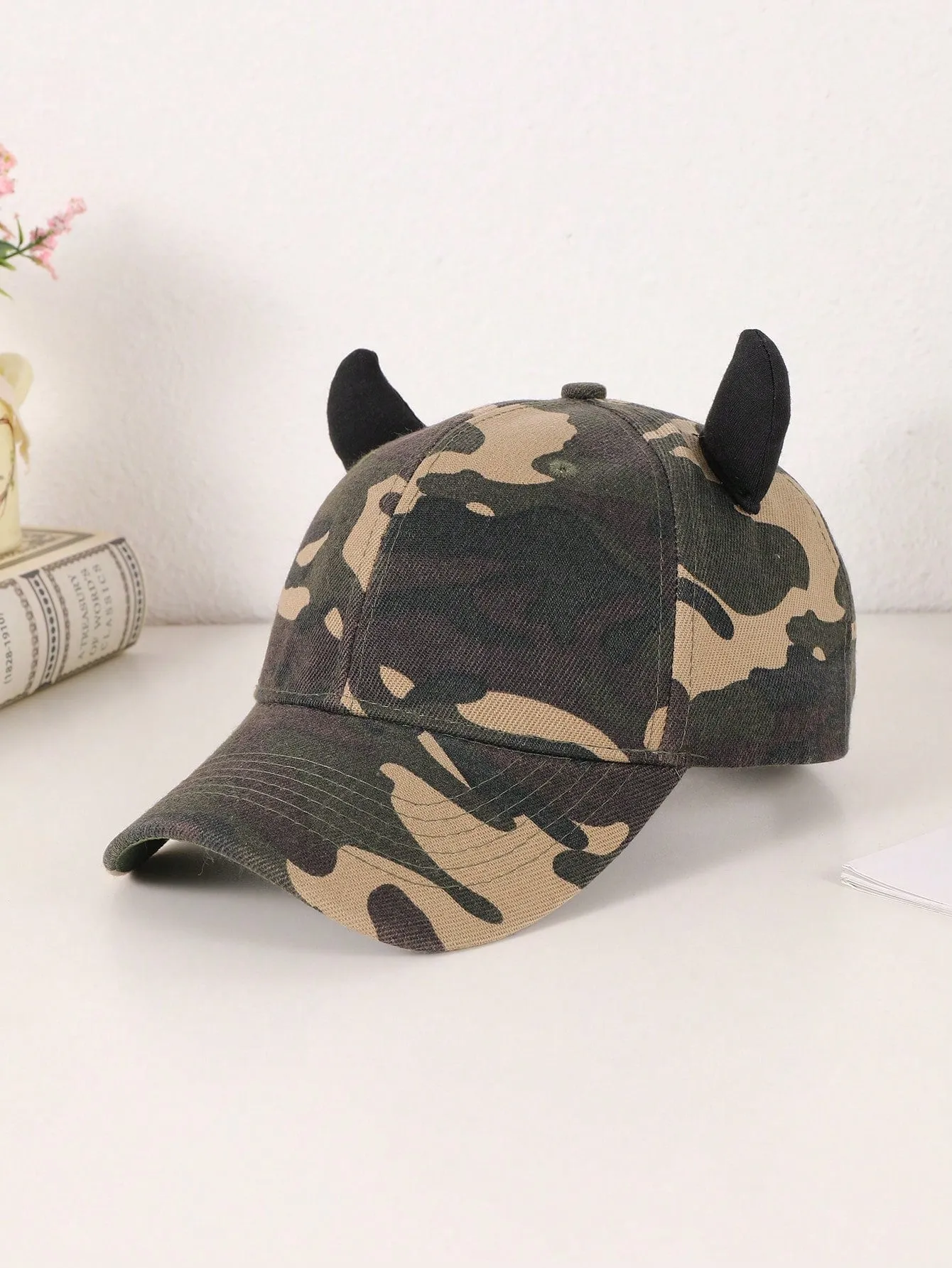 1pc Men's Solid Color Fashionable Preppy Style Hip Hop Horns Hook And Loop Baseball Cap, Suitable For Street Dancing And Traveling