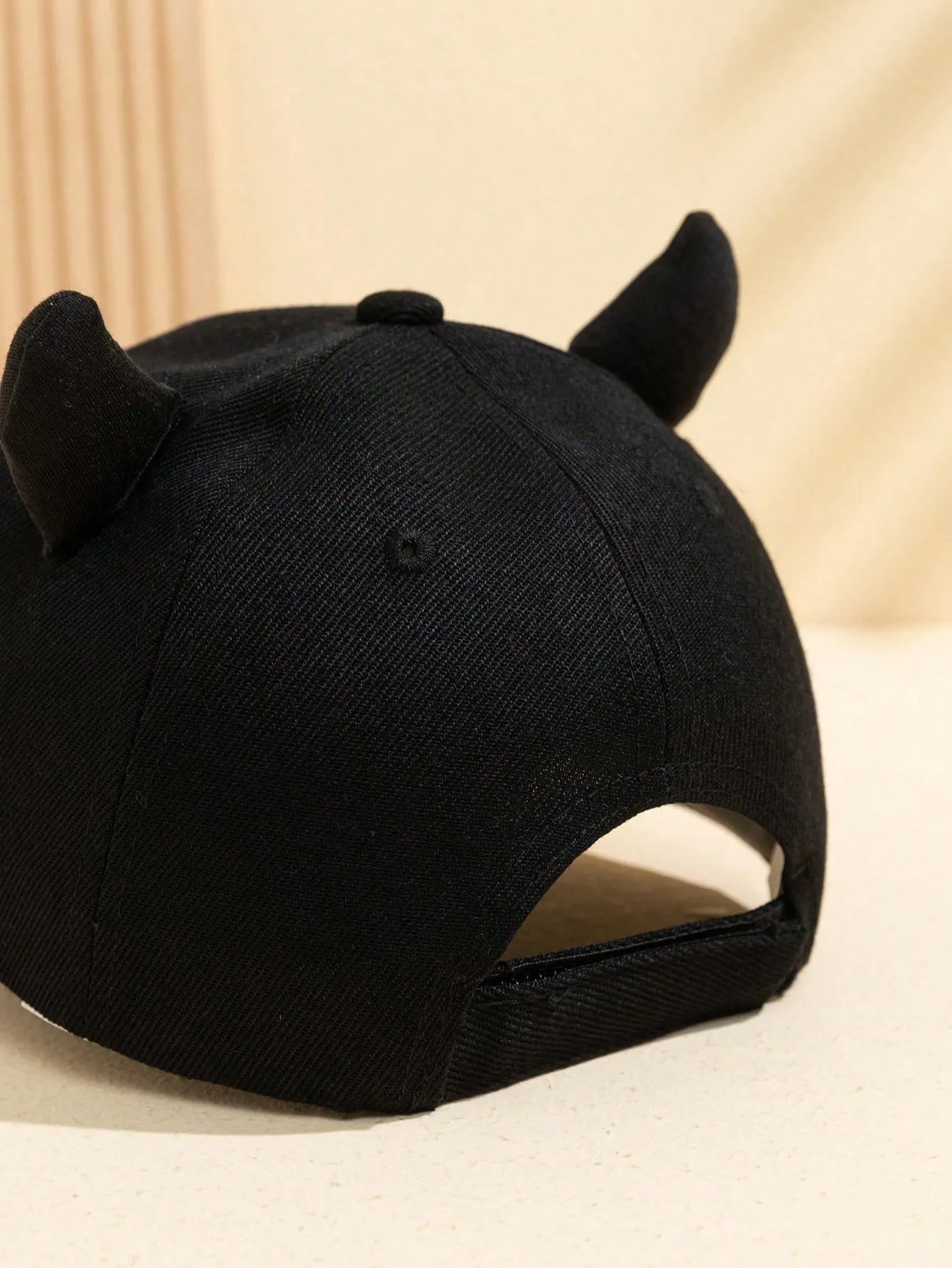 1pc Men's Solid Color Fashionable Preppy Style Hip Hop Horns Hook And Loop Baseball Cap, Suitable For Street Dancing And Traveling