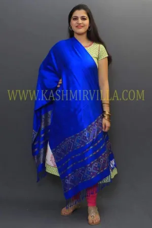 Delicate Wrap Along With Royal Blue Base And Highly Defined Borders Creates A Royal Impression