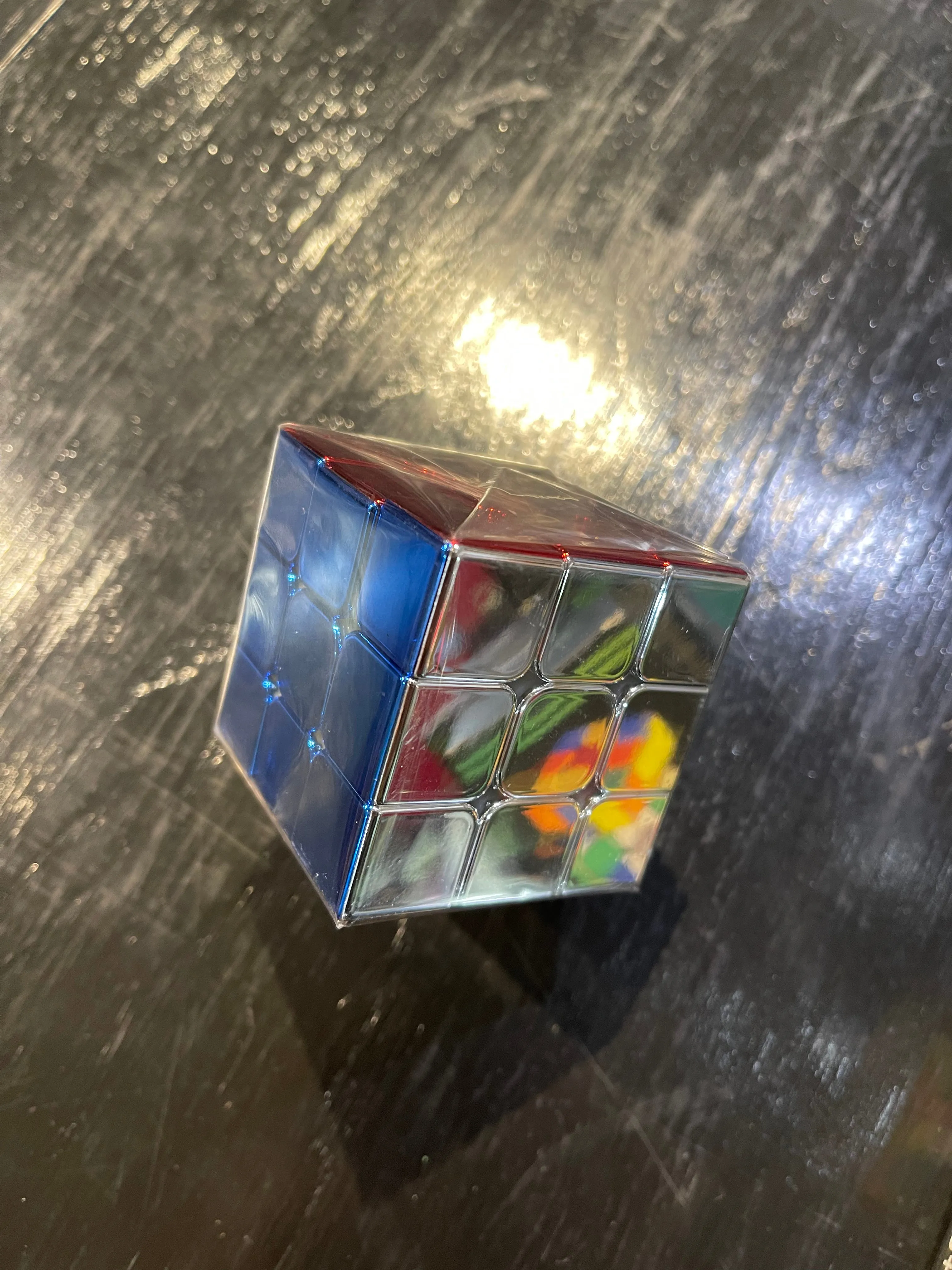 High-Gloss Metallic Racing Cube