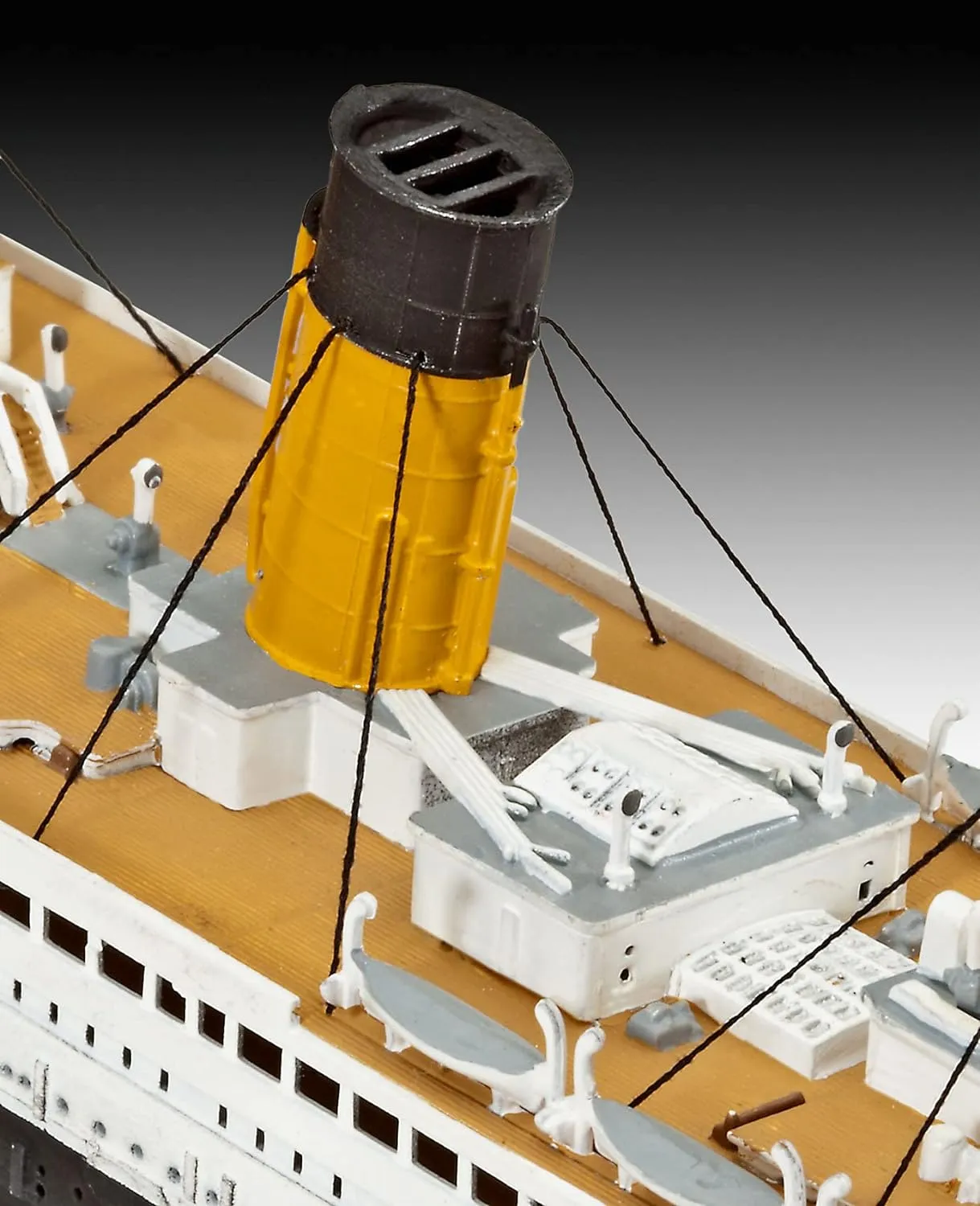 Revell 05210 RMS Titanic Plastic Model Kit